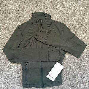 NWT - Palm Deco Define Cropped Jacket Nulu